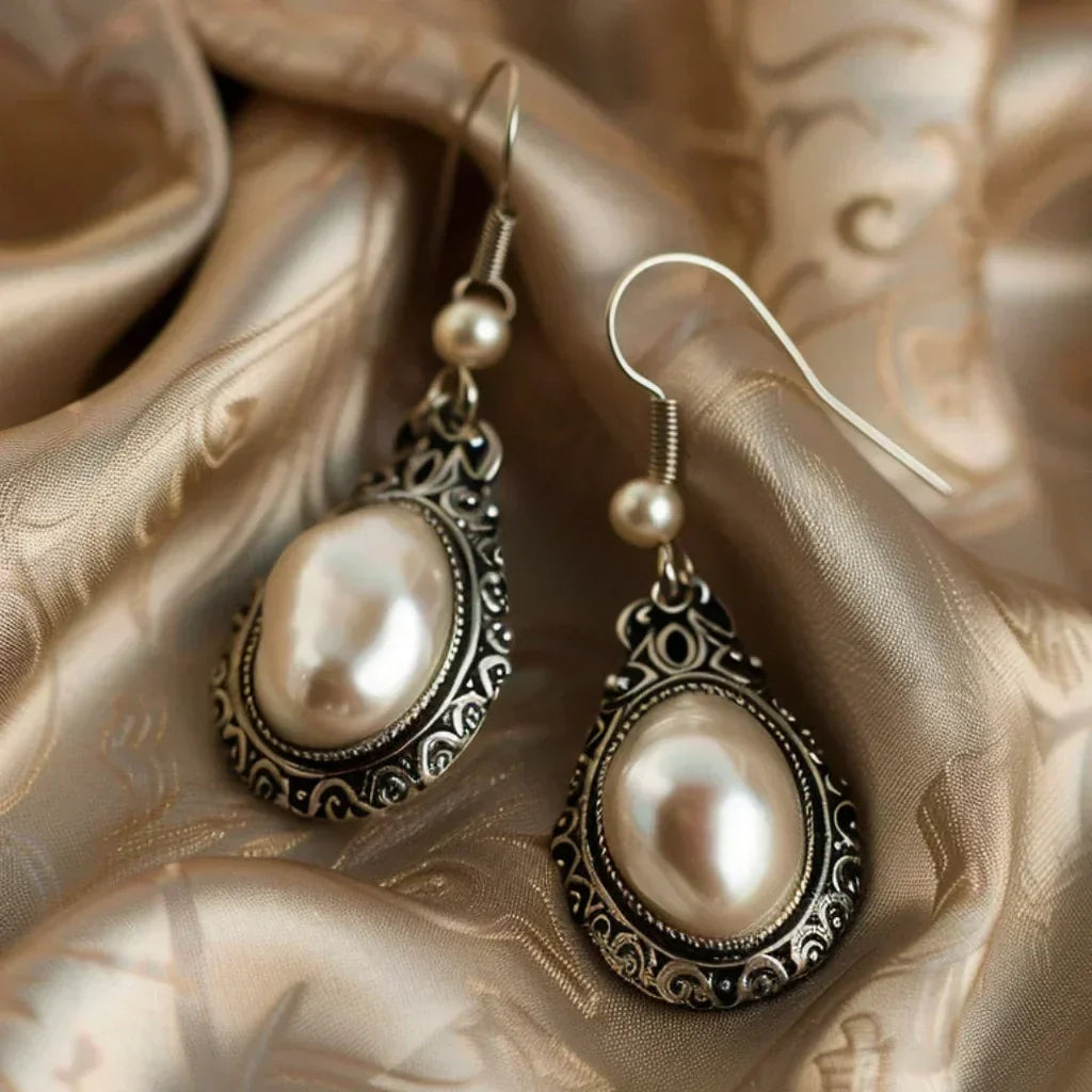 Vintage pearl earrings with delicate details for a sophisticated look