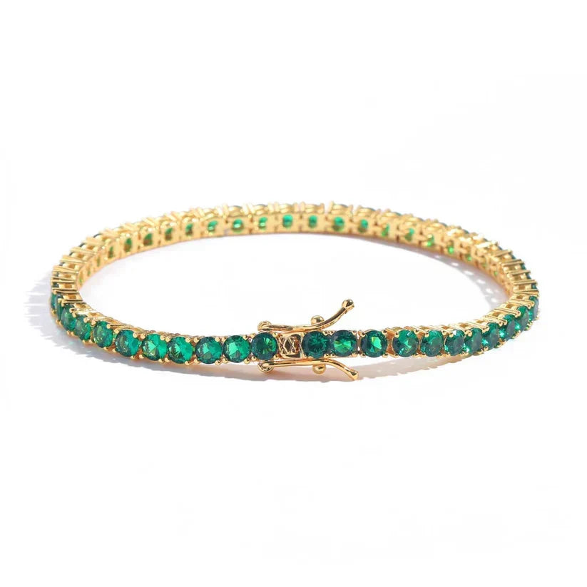 A sparkling emerald-green tennis bracelet for timeless elegance
