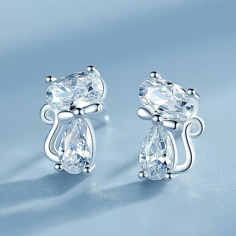 Cat-shaped earrings with sparkling cubic zirconia for women, in a fun design