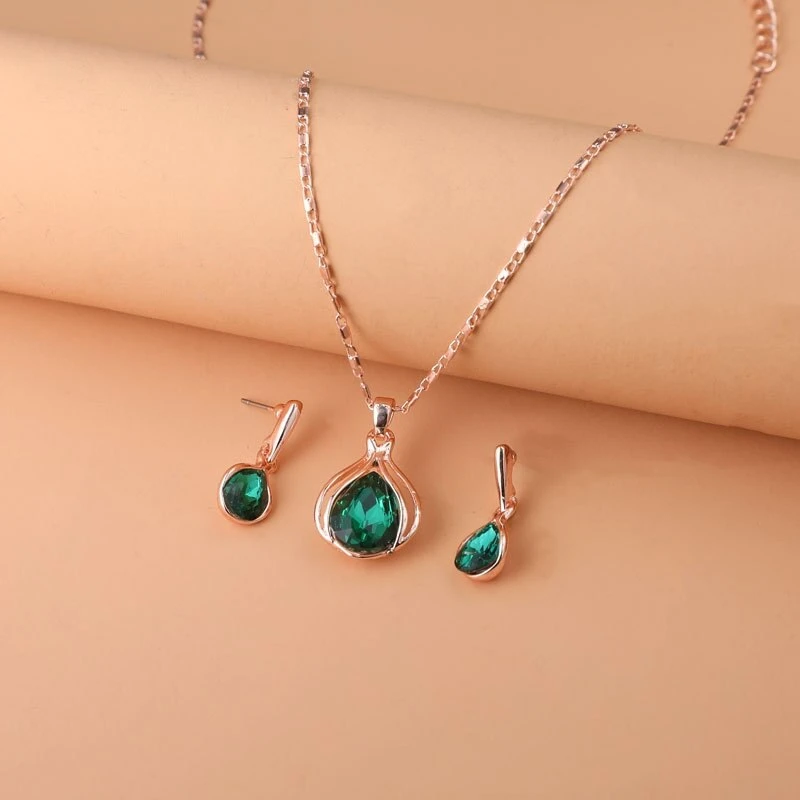 Elegant Onion-Design Necklace and Earring Set with Green Crystal