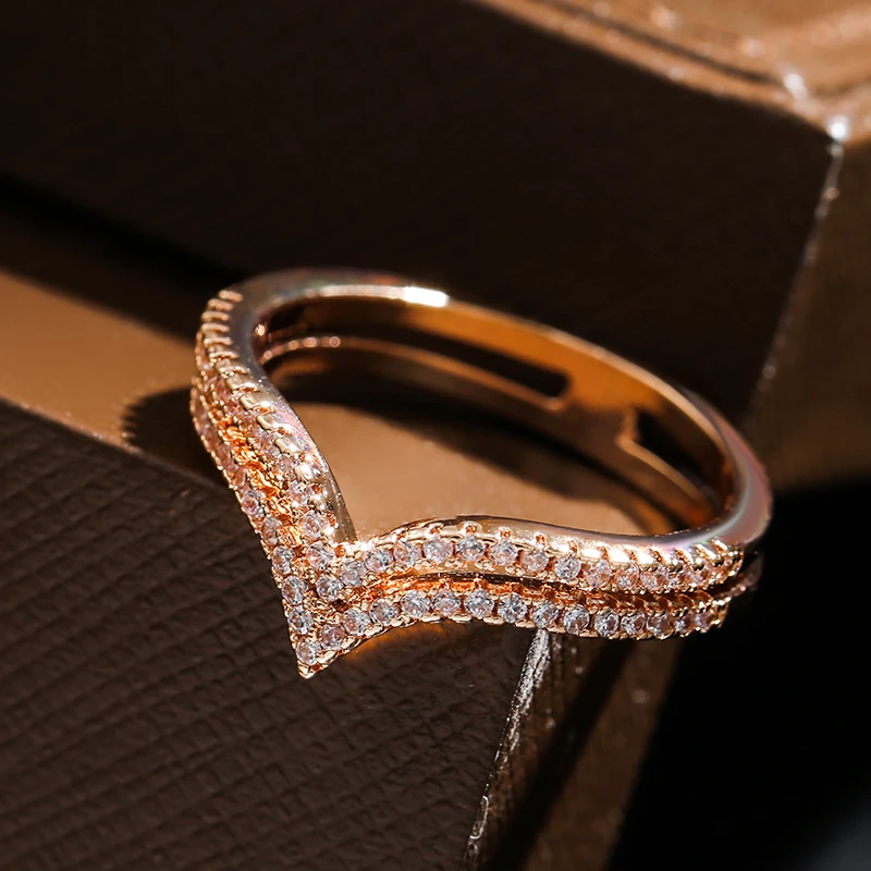 Elegant Shiny Ring