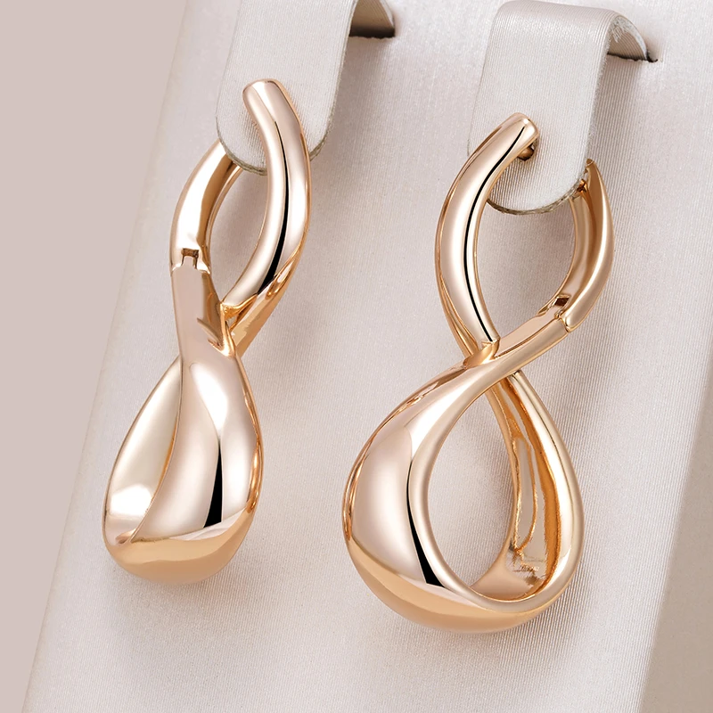 Elegant Teardrop-Shaped Hoop Earrings with a Rose-Coloured Finish