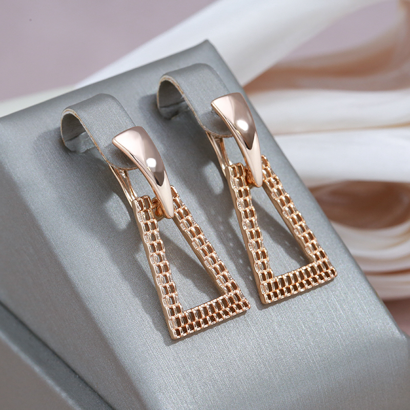 Elegant earrings with a geometric rose design