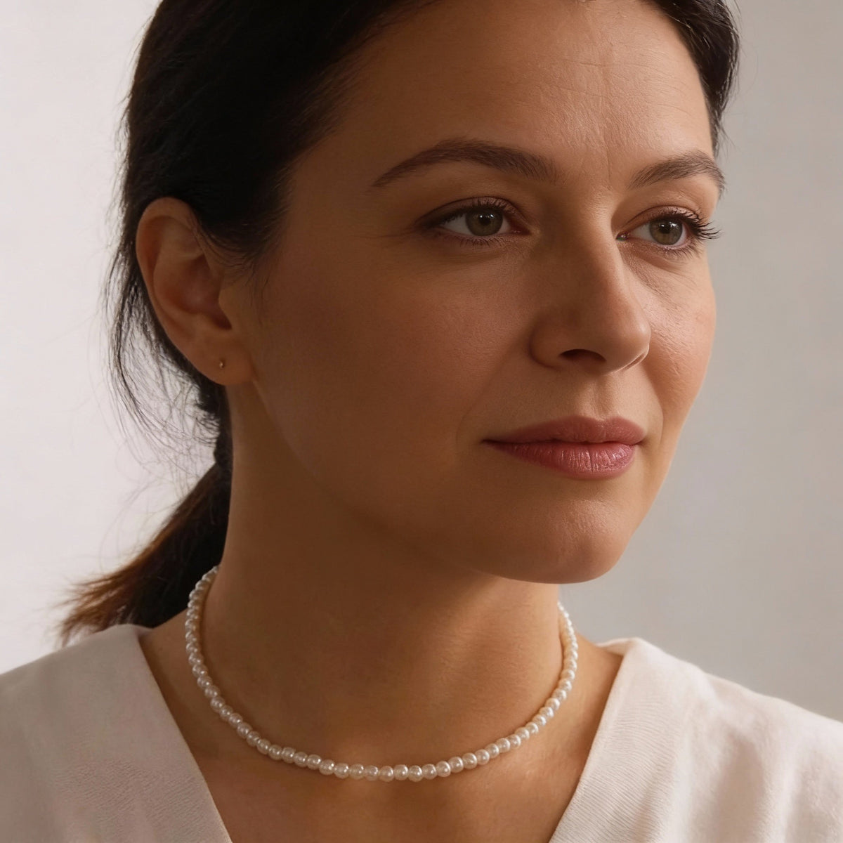 Elegant Pearl Necklace for Women, Classic Choker Style