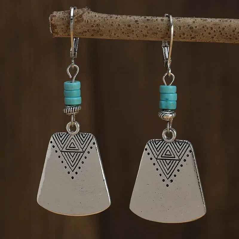 Teardrop-shaped turquoise boho ethnic earrings