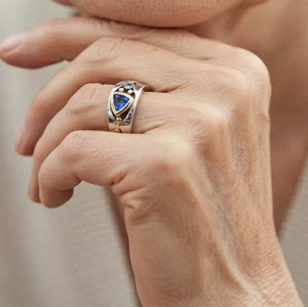Blue Vintage Ring — Timeless Elegance
