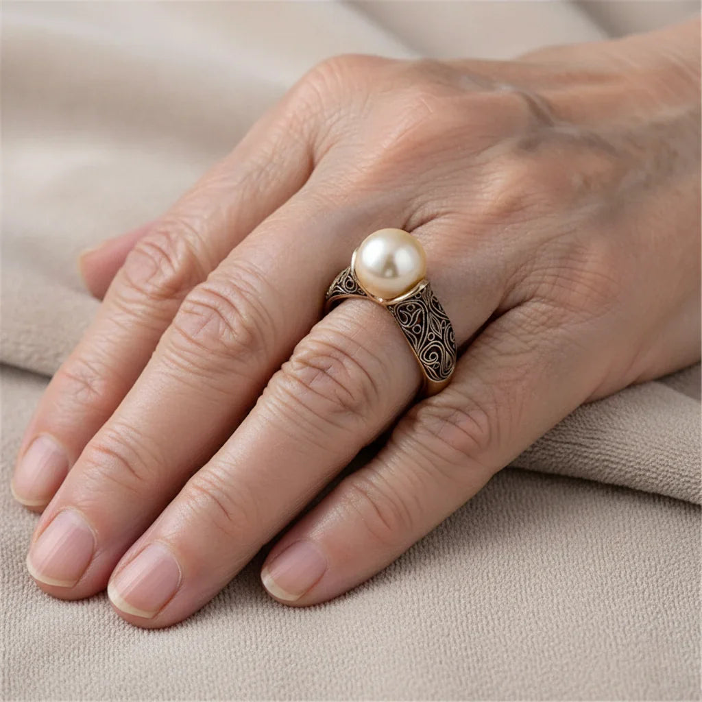 Vintage Gold Ring with Pearl