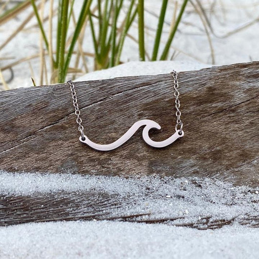 Elegant Sturdy Wavy Metal Necklace for Beach Lovers