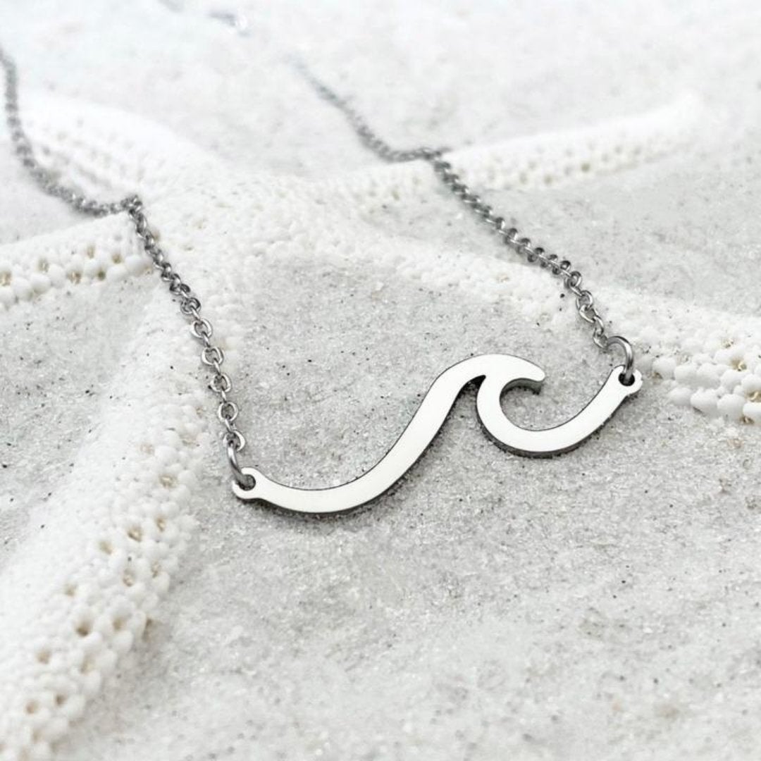 Elegant Sturdy Wavy Metal Necklace for Beach Lovers