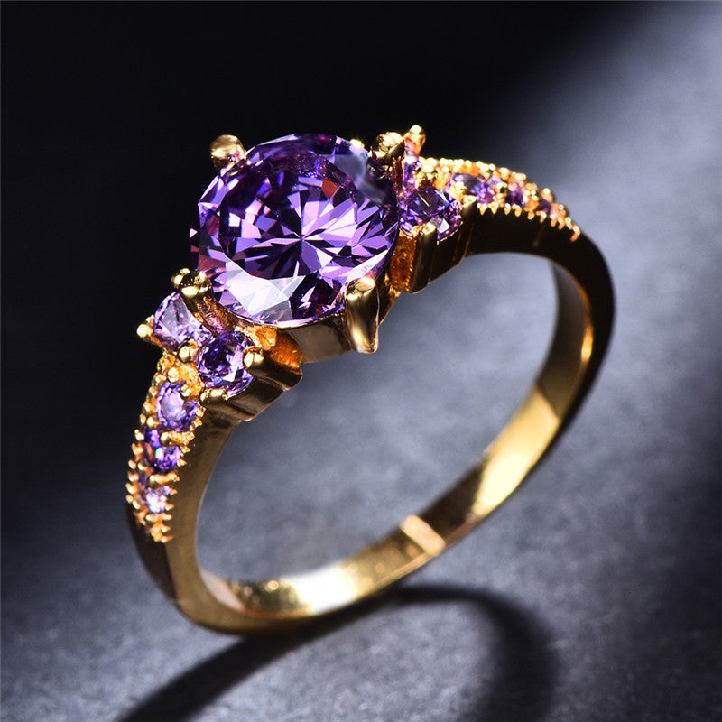 Gold Ring with Amethyst – Elegance and Distinction