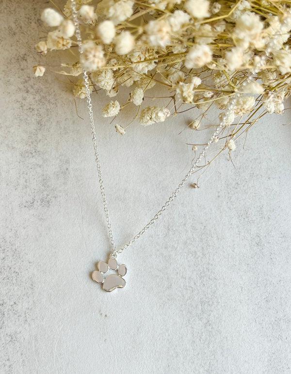 Elegant Necklace with Sturdy Metal Animal Paw Pendant