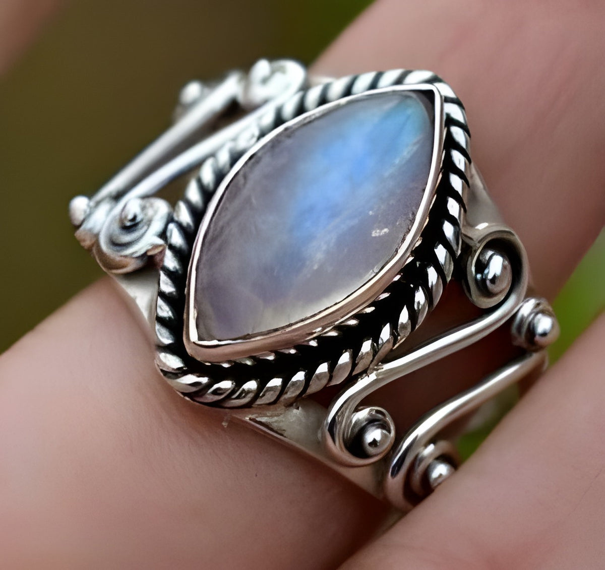Vintage Two-Tone Ring with Rose