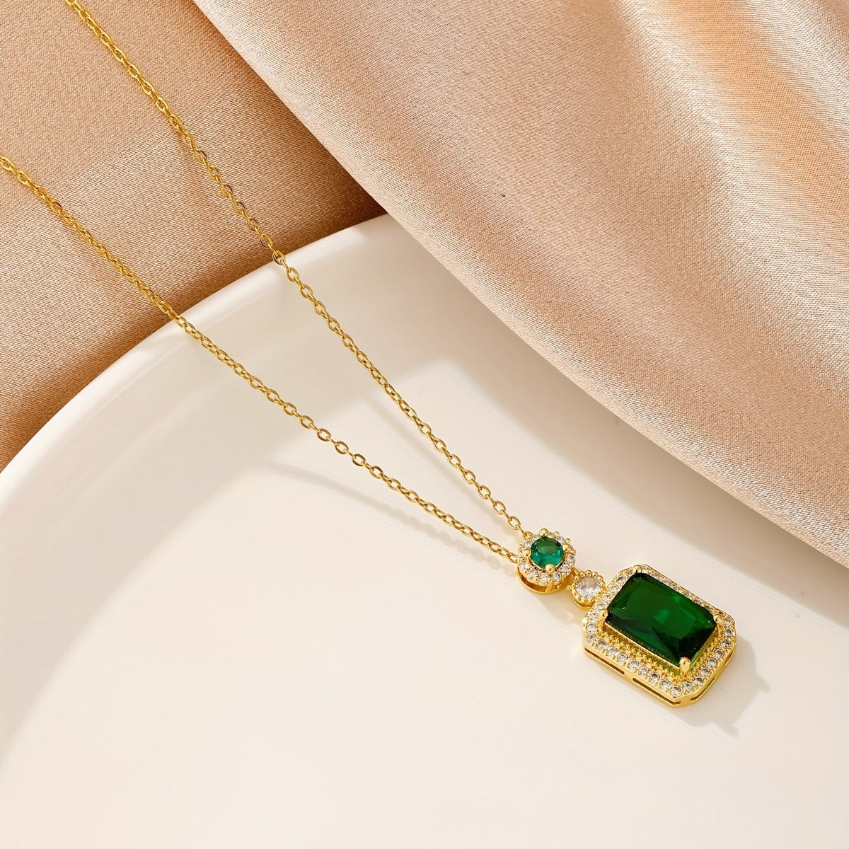 Elegant Emerald Necklace with Cubic Zirconia Details and Delicate Chain