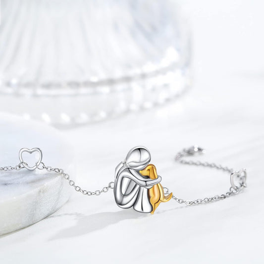 Heart-shaped bracelet: a bond between people and pets