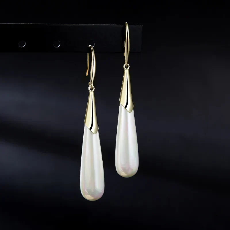 Elegant Dangle Earrings with Brilliant Pearl Look