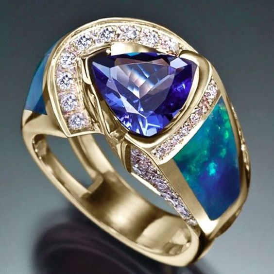 Vintage Ring with Red Stones