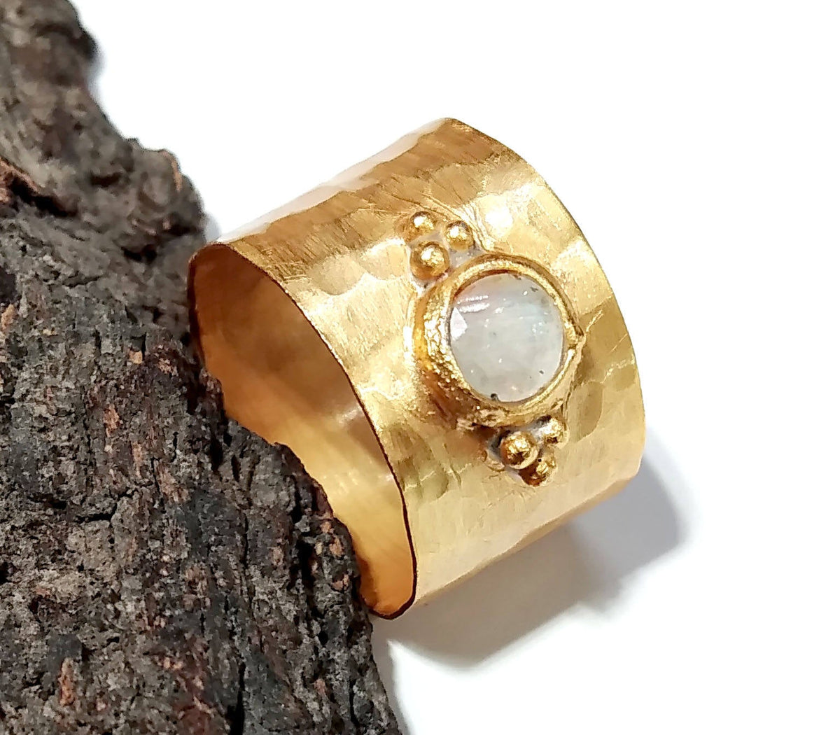 Elegant Ring with Cubic Zirconia