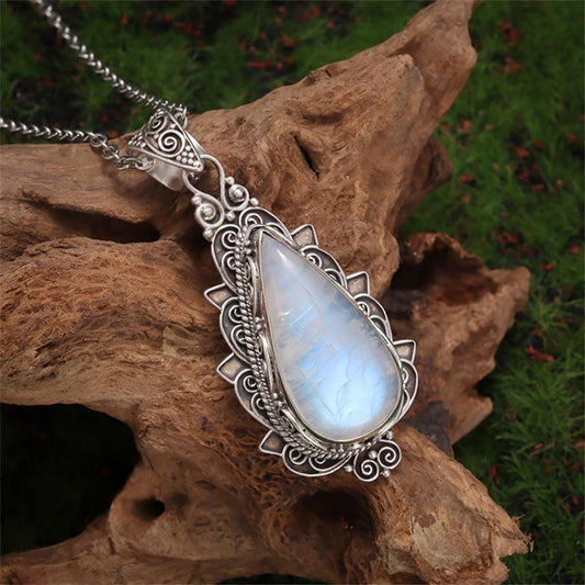 Vintage Moonstone Pendant Necklace with Ornate Filigree Design