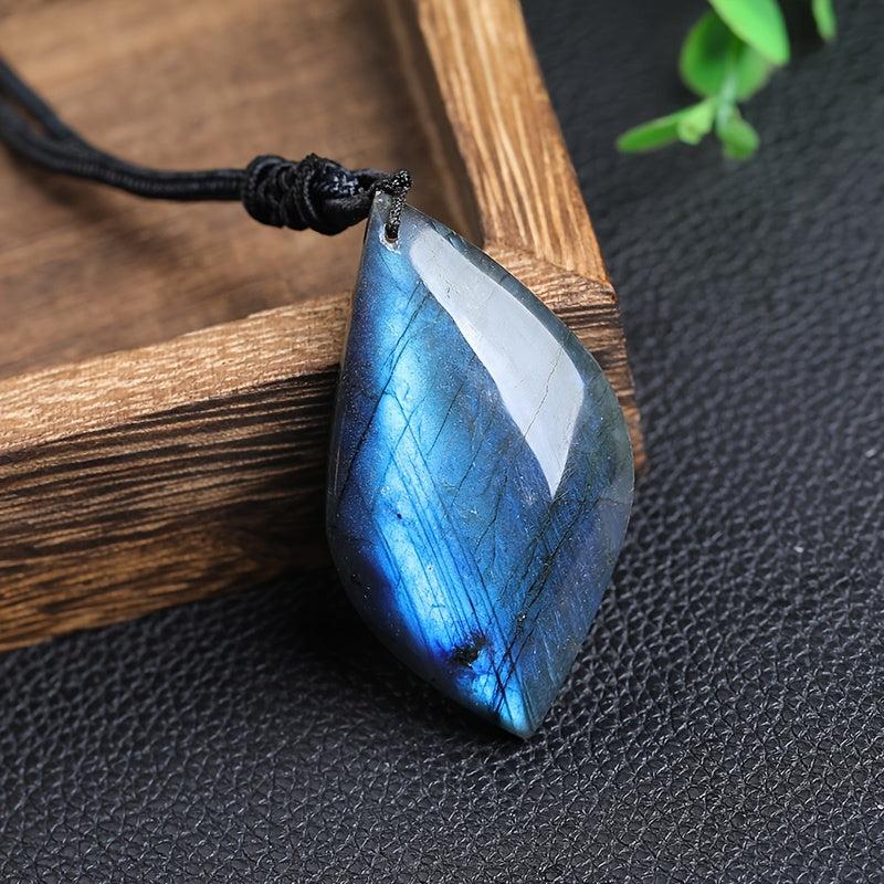 Natural Labradorite Pendant Necklace with Fascinating Blue Flash