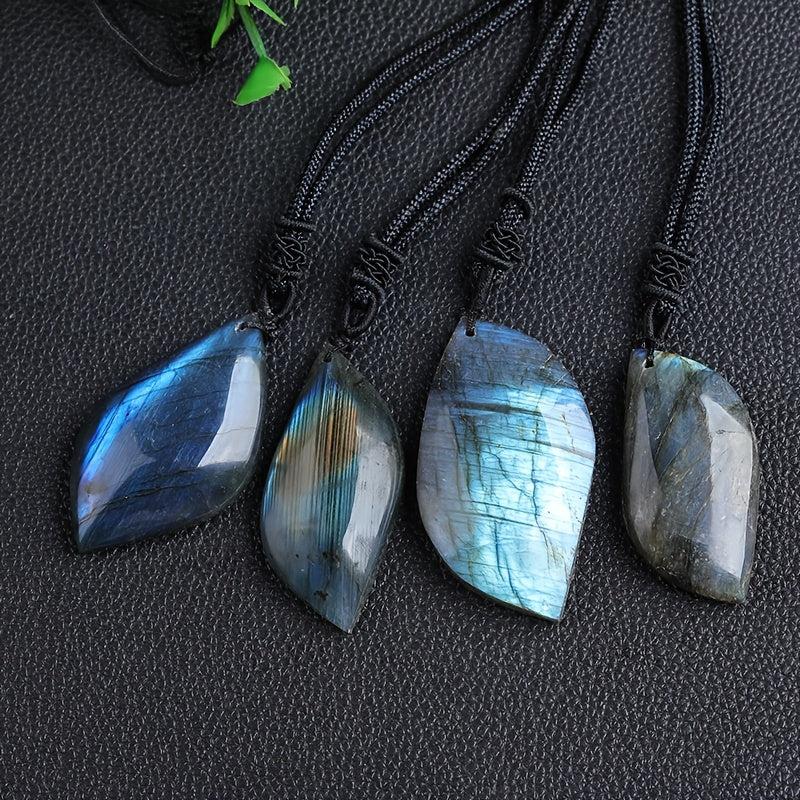 Natural Labradorite Pendant Necklace with Fascinating Blue Flash
