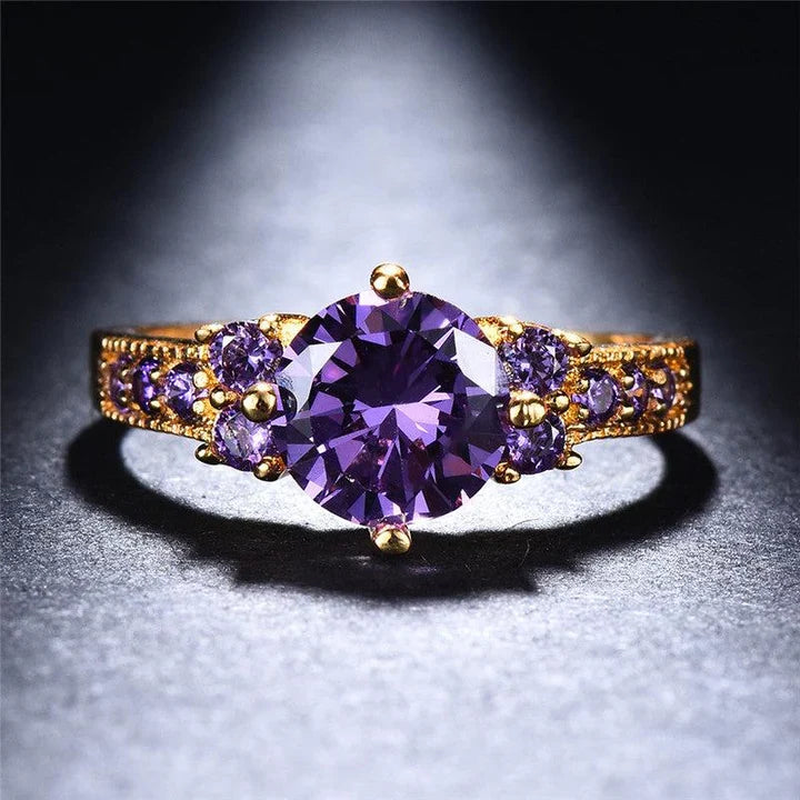 Gold Ring with Amethyst – Elegance and Distinction