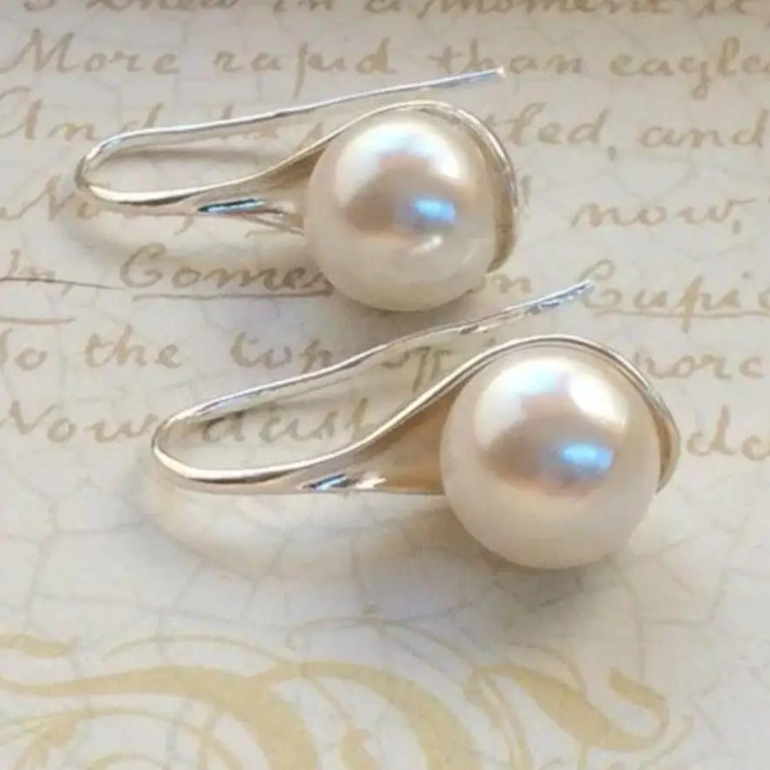 Simple pearl earrings with an elegant teardrop design