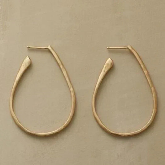 Chic vintage teardrop-shaped earrings with a hammered finish
