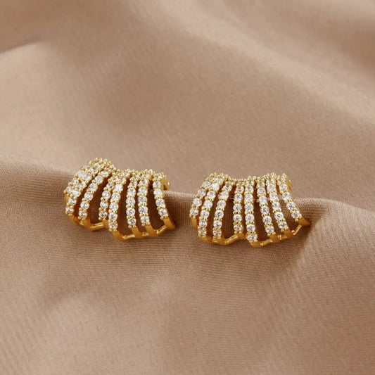 Sparkling Ear Cuffs with Cubic Zirconia and Elegant Shell Design