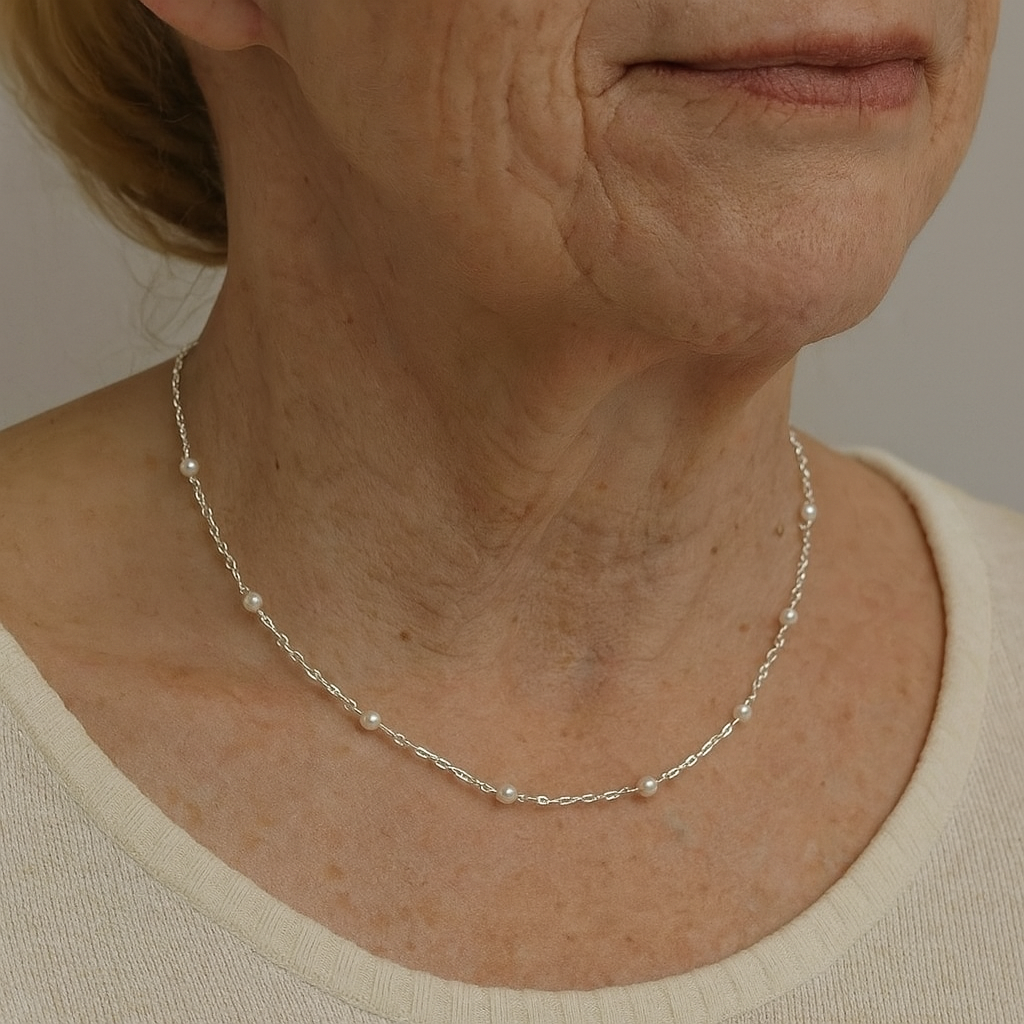 Elegant Link Chain with Delicate Freshwater Pearls for Special Moments