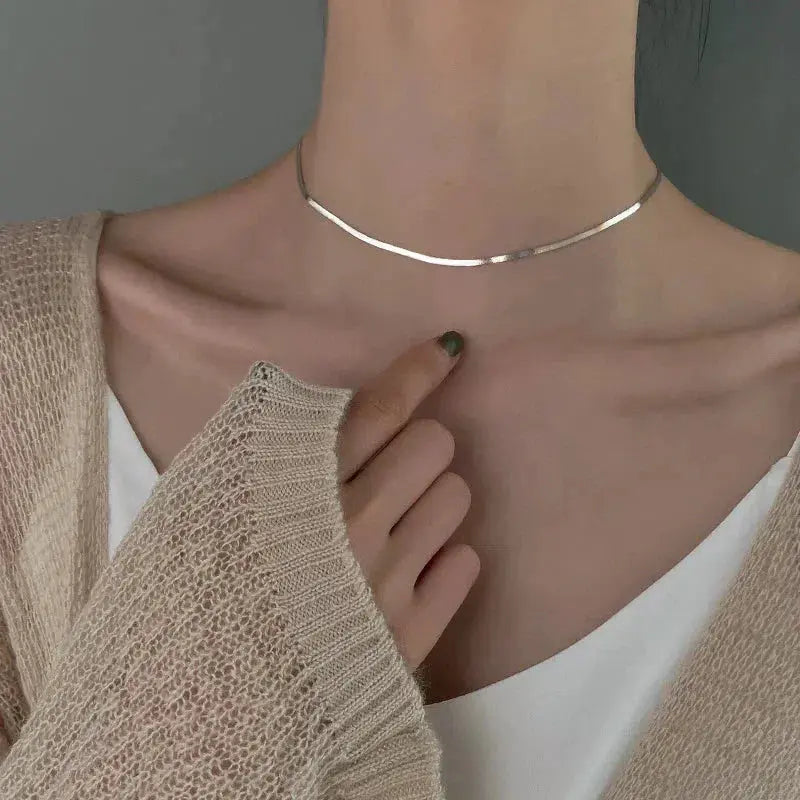 Simple Snake Chain Choker for an Elegant Look