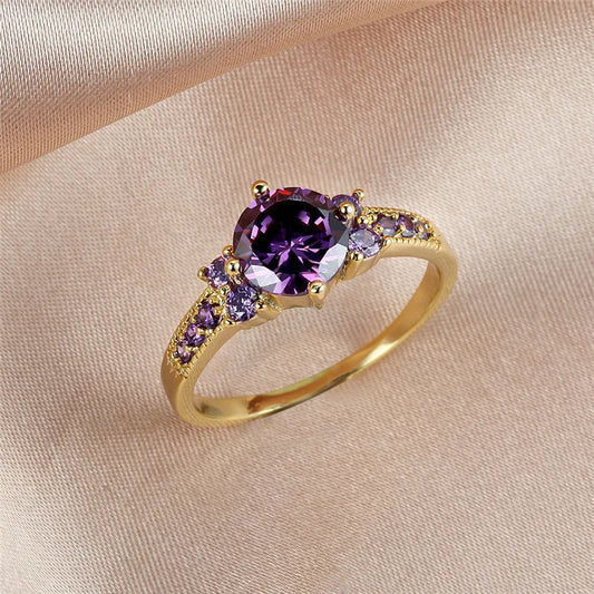 Gold Ring with Amethyst – Elegance and Distinction