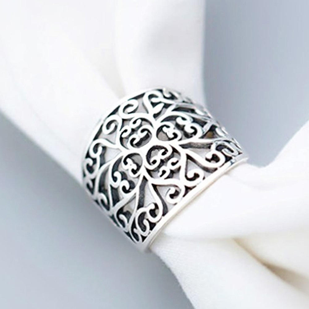 Vintage Ring with Heart Design