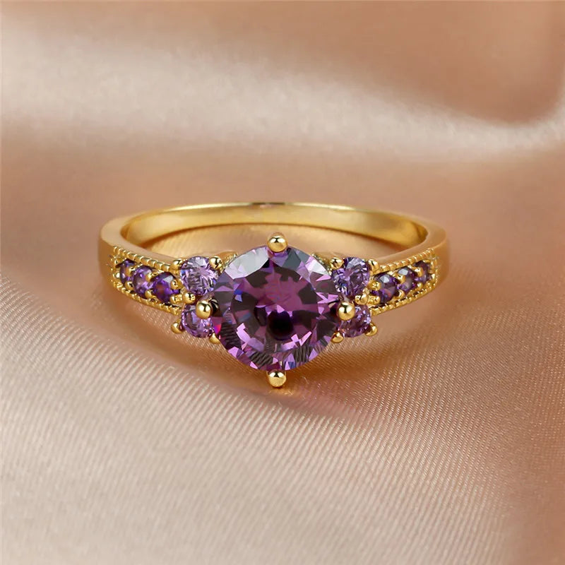 Gold Ring with Amethyst – Elegance and Distinction