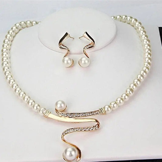 Elegant Pearl Jewelry Set with Cubic Zirconia Accents and Curved Design
