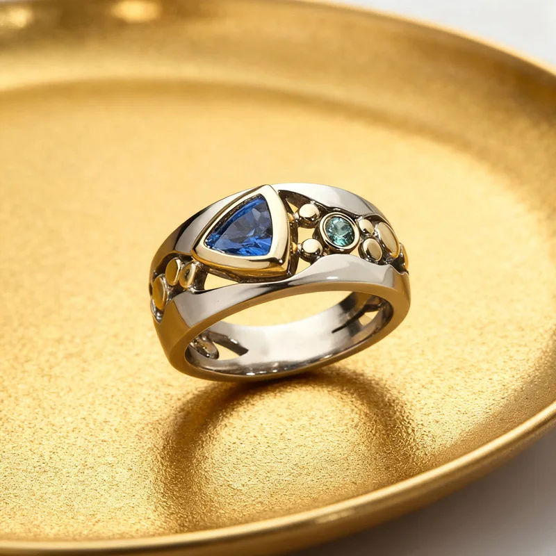 Blue Vintage Ring — Timeless Elegance