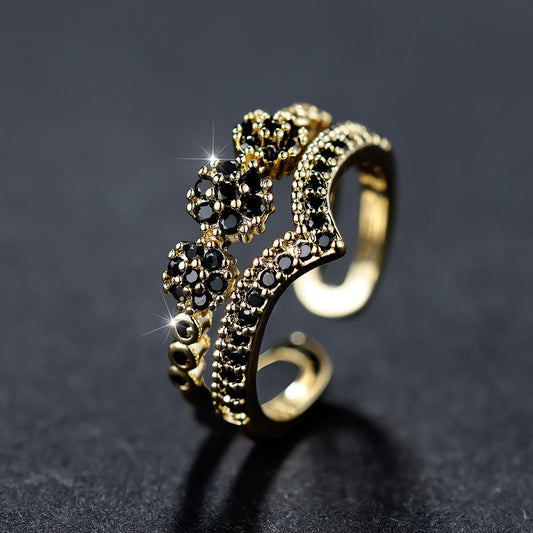 Emerald Crown Ring — Royal Elegance in Your Hands