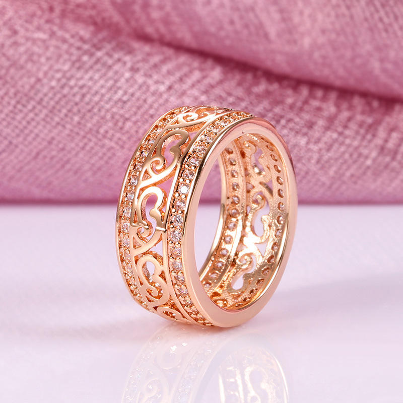 Elegant Ring with Filigree Design and Cubic Zirconia