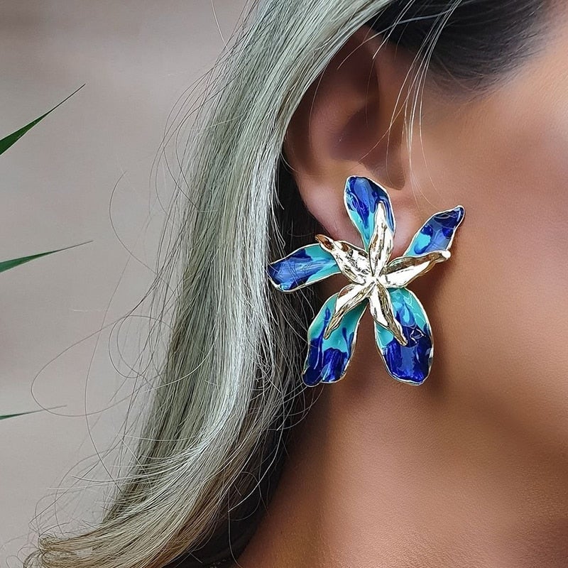 Blue and turquoise flower earrings for a vibrant look