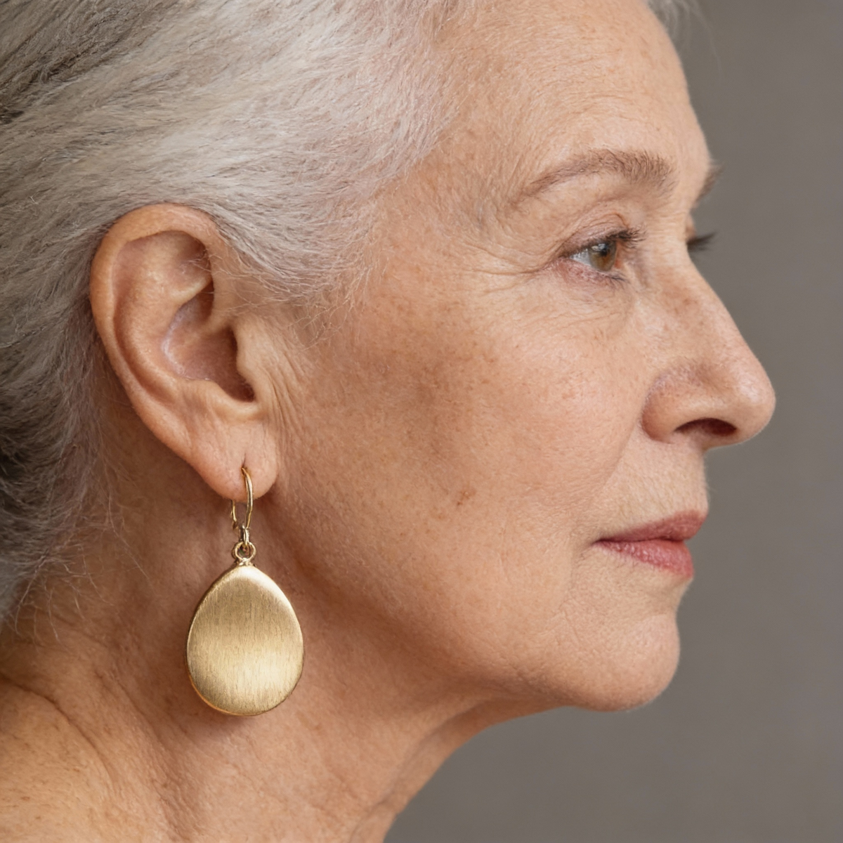 Simple frosted earrings for elegant everyday moments