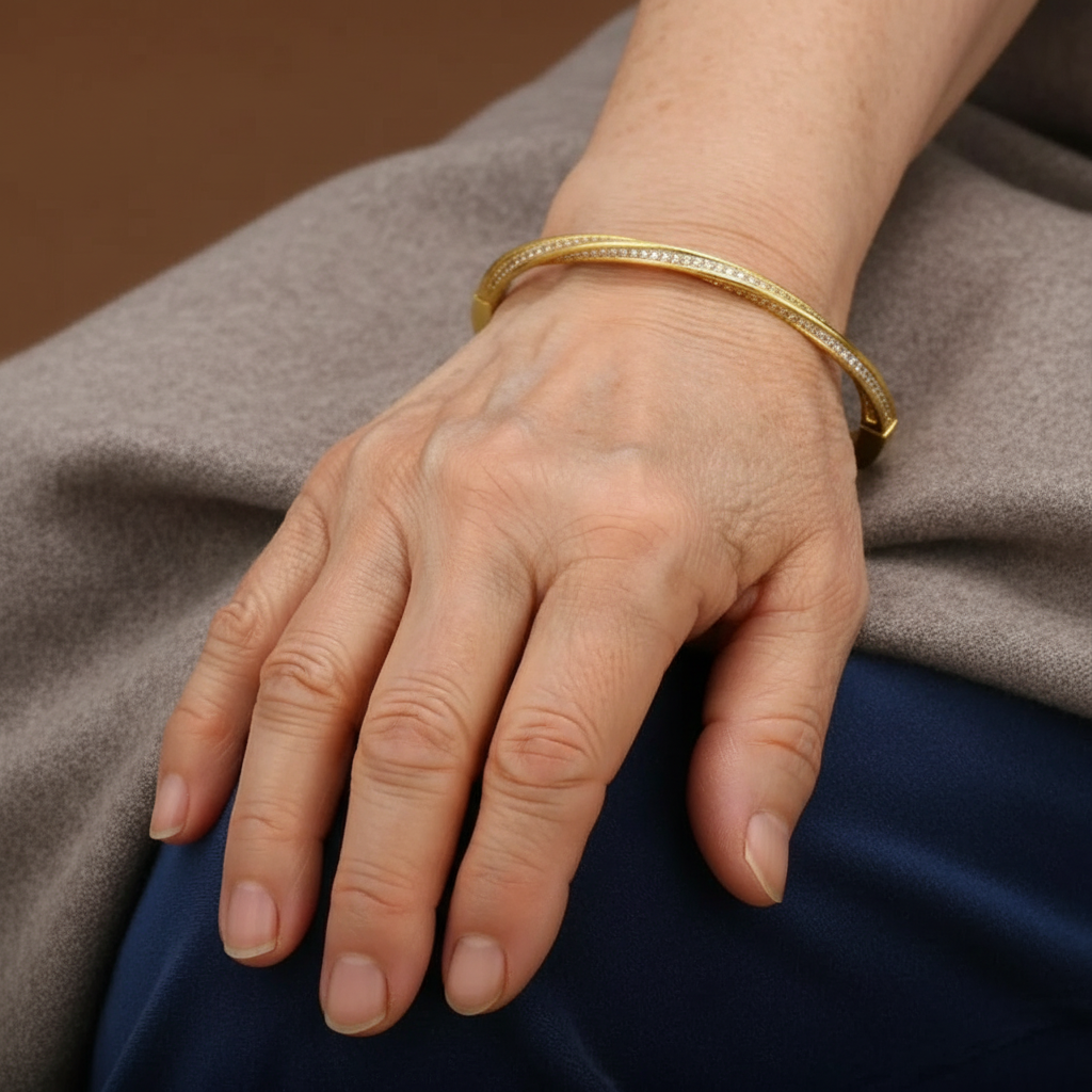 A sparkling bracelet with cubic zirconia for the elegant woman