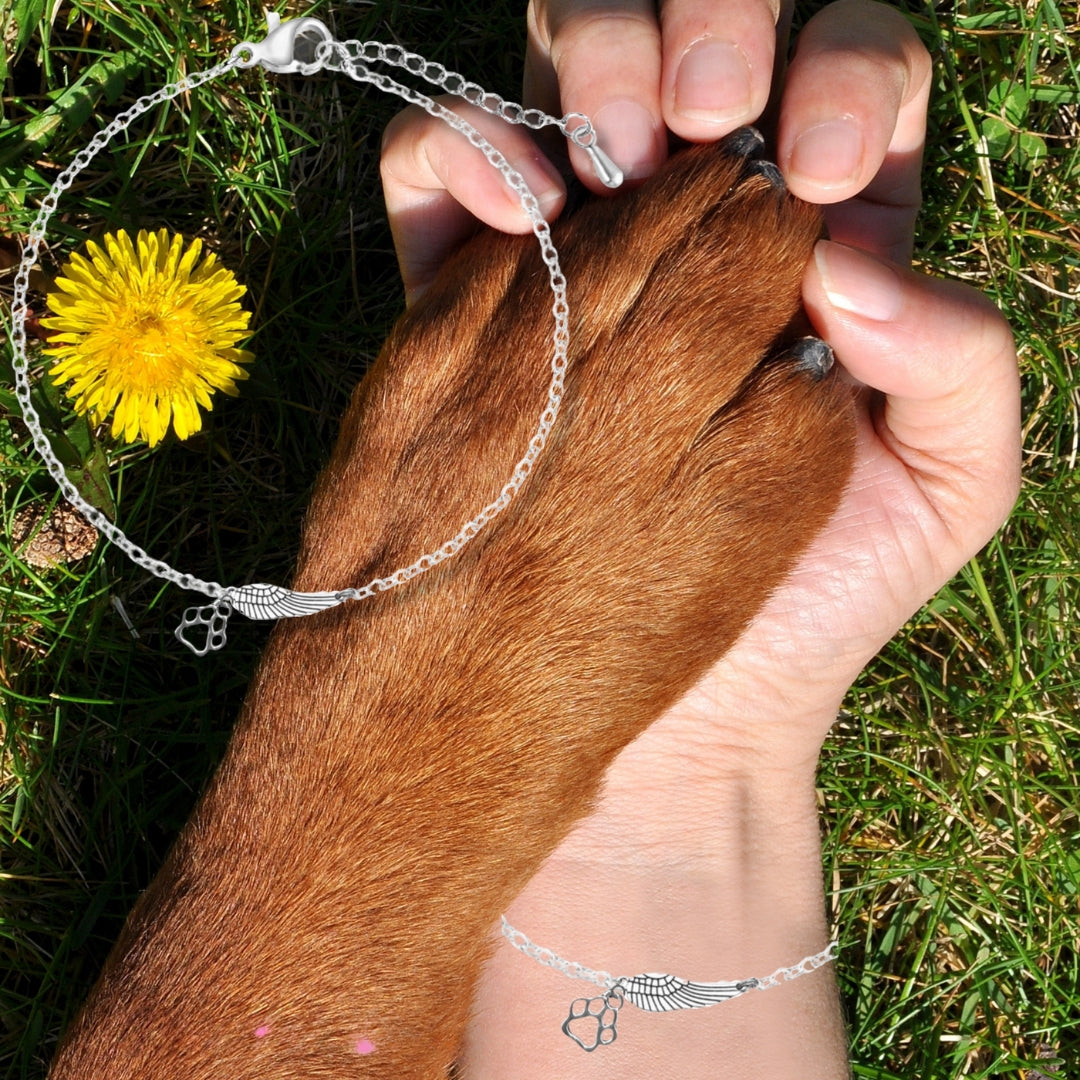 Bracelet featuring an angel’s wing print to commemorate pets