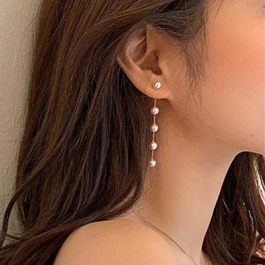 Elegant pearl earrings with sparkling pearls