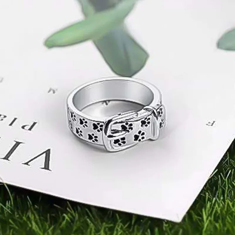 Elegant Paw Print Ring