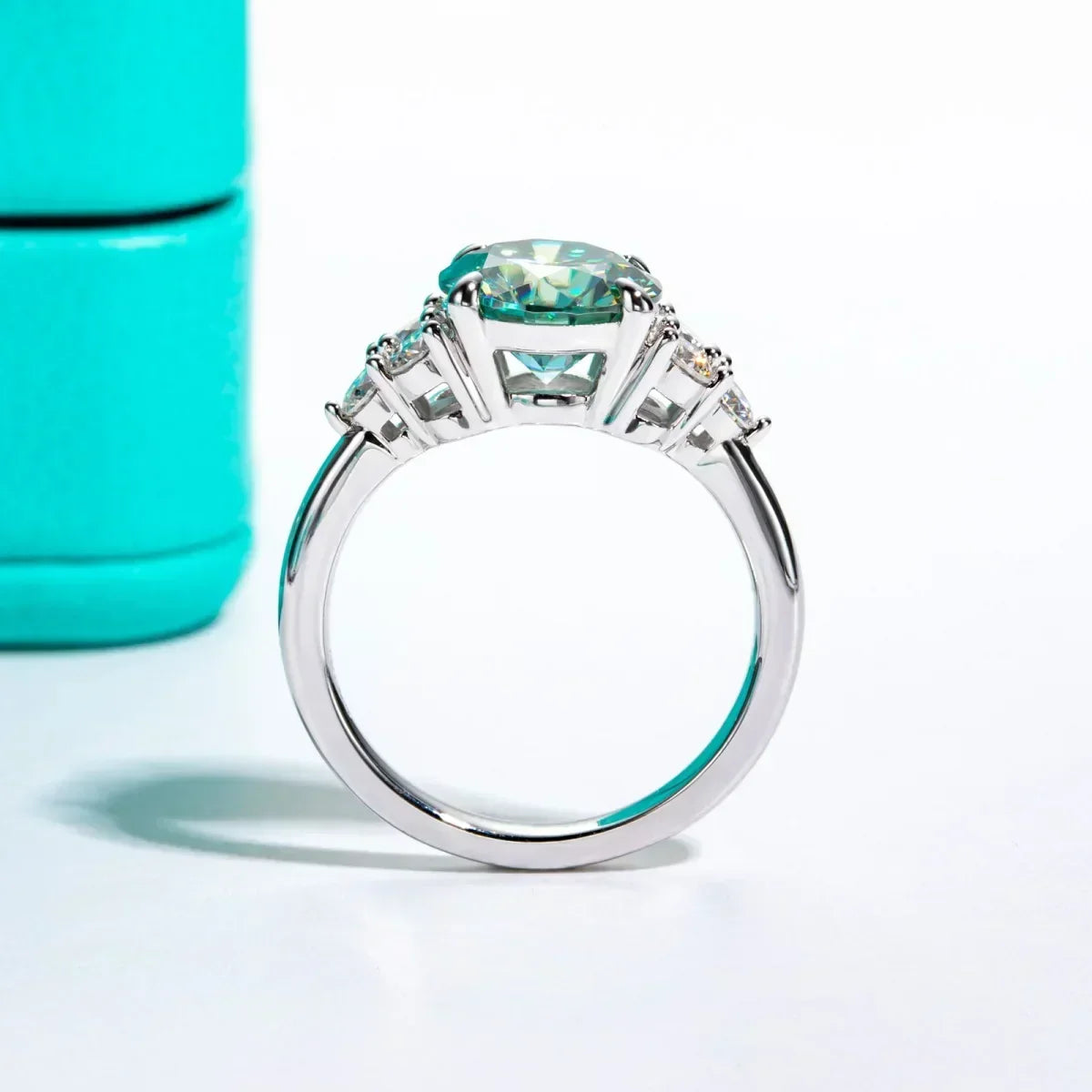 Elegant Women's Ring