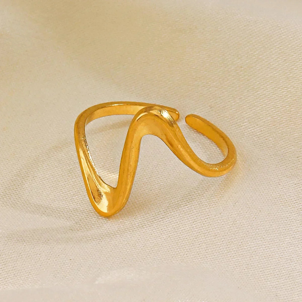 Geometric Wave Ring