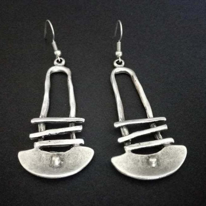 Unconventional geometric earrings with a unique vintage design
