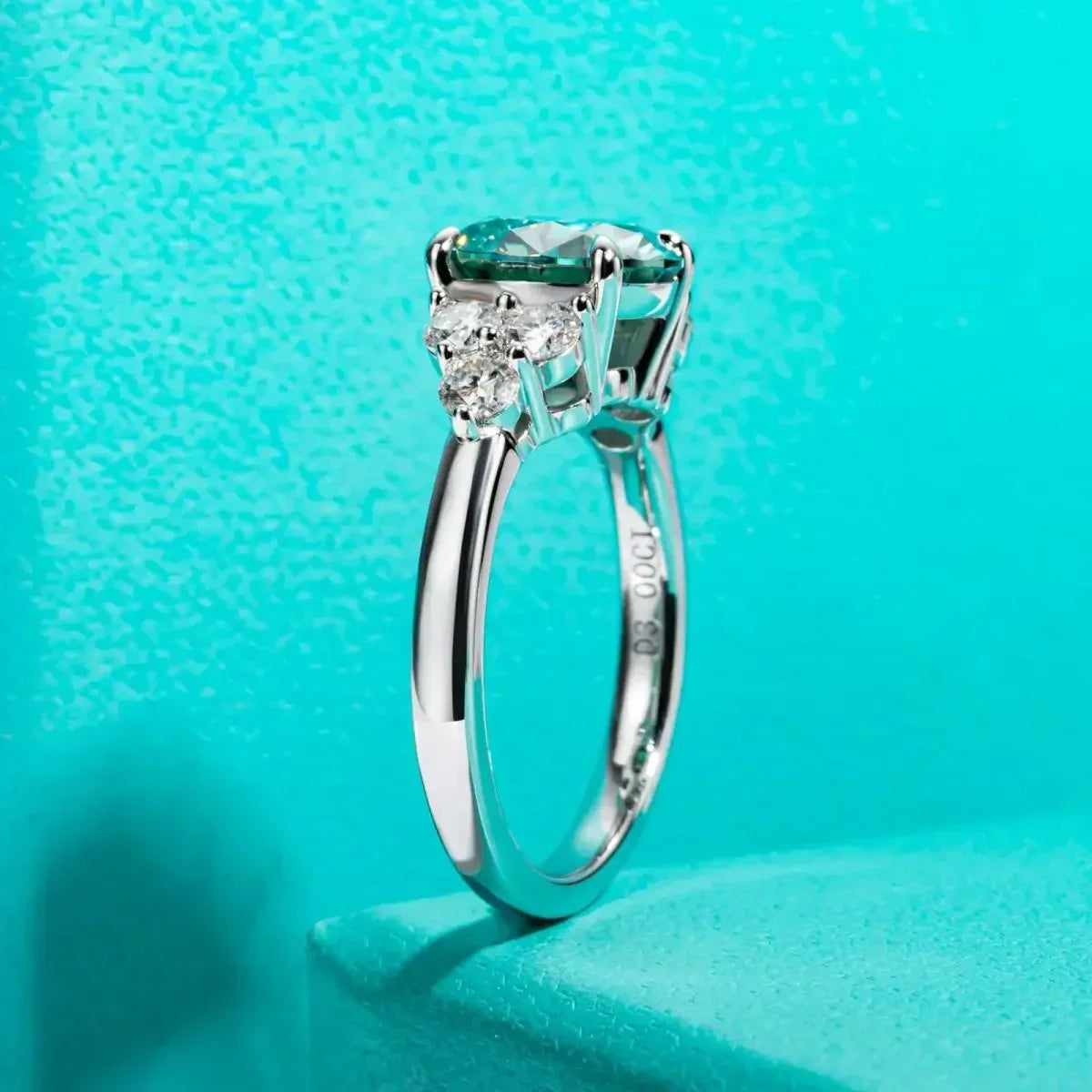 Elegant Women's Ring
