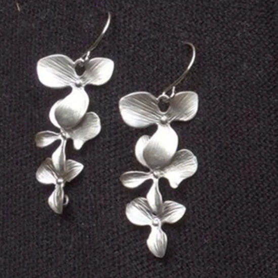 Silver Petal Necklace and Earrings Set
