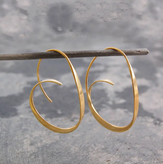 Elegant Curved Earrings in Organic Spiral Shape