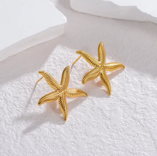 Metal nautical starfish earrings for that beachy feel